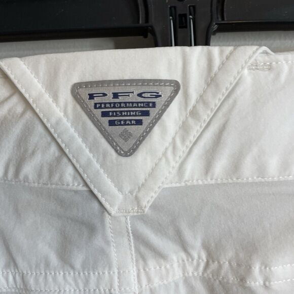 Columbia Omni-Shade PFG Women's Size 20W White Shorts 50 UPF Zip Pocket 7” - Picture 3 of 5